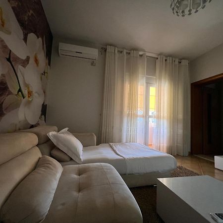 Sunkissed Centre Apartment Vlorë Exteriér fotografie